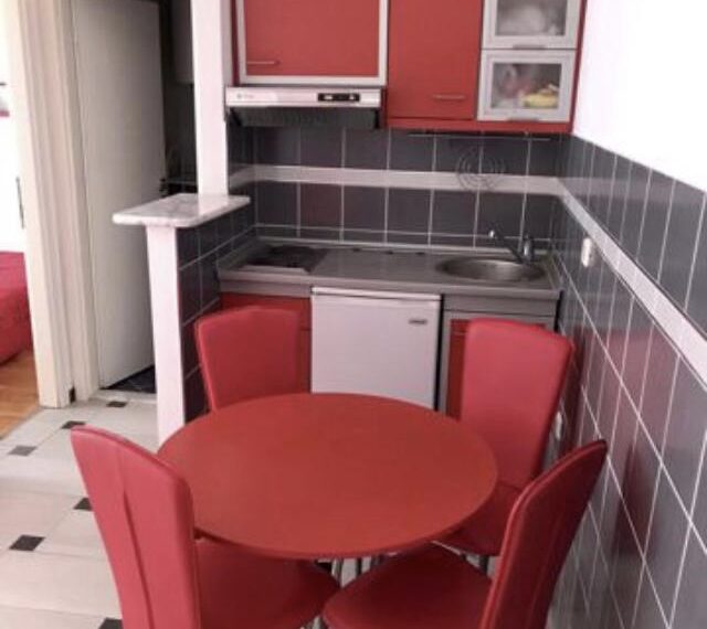 TRPEZARIJA I KUHINJA