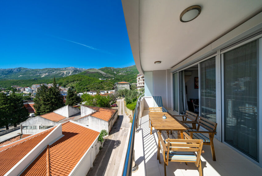 Apartment-with-sea-view-for-rent-in-Budva (6)