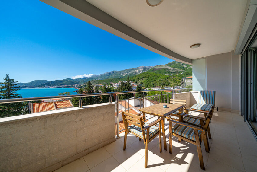 Apartment-with-sea-view-for-rent-in-Budva (7)