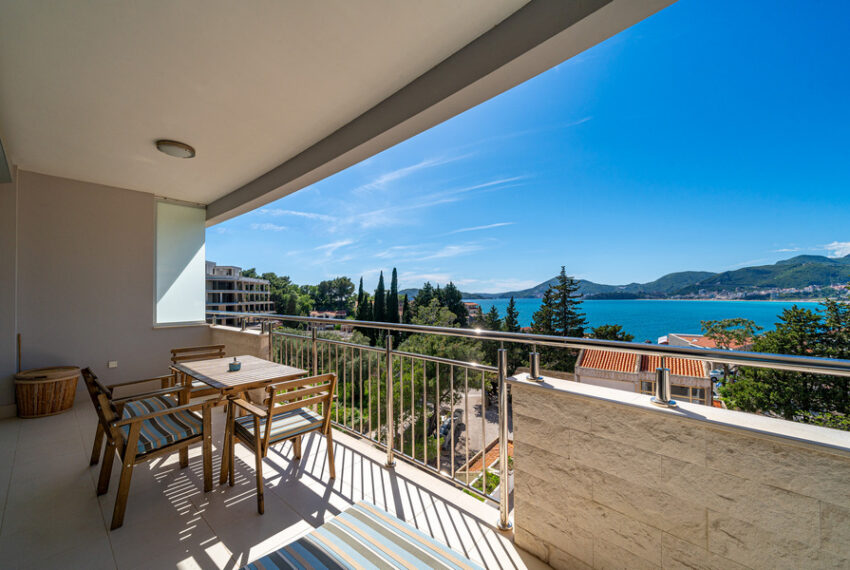 Apartment-with-sea-view-for-rent-in-Budva (8)