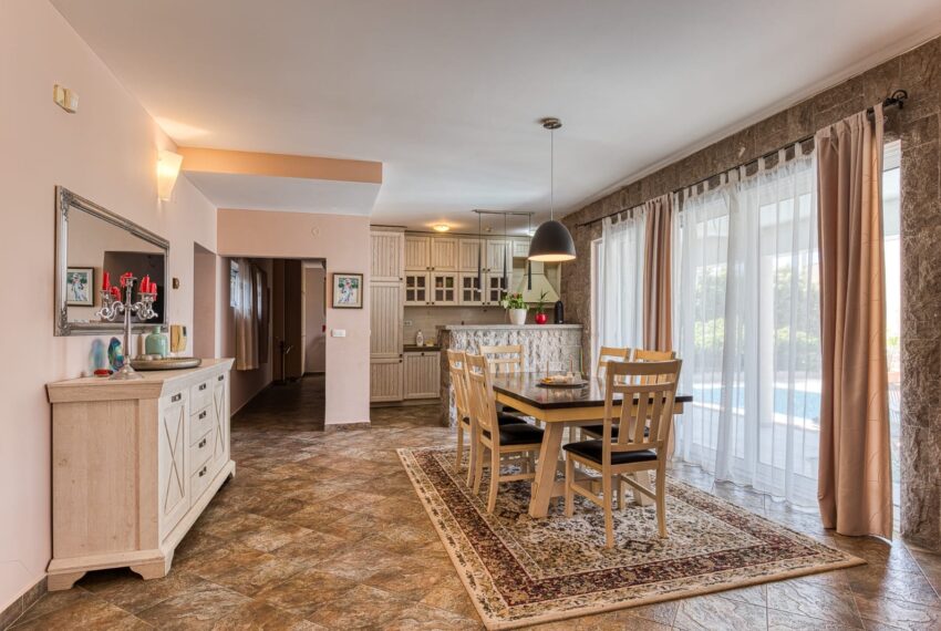 280921ca-2efa-4ddc-8f0b-4706e86bfcae