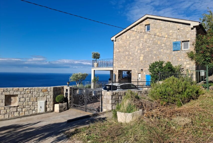 0dee026f-71ac-4c99-b816-9fb3d3fb1c44