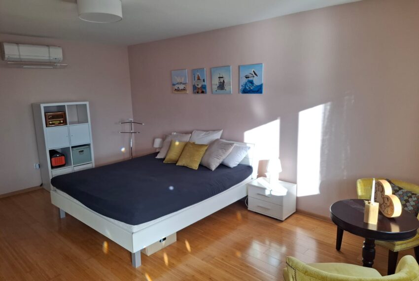 b8e7fba0-d584-439e-8ccb-fa095c5a43f3