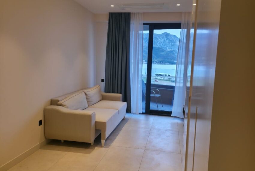 d78feeef-236a-419f-8aaa-858b221d967f