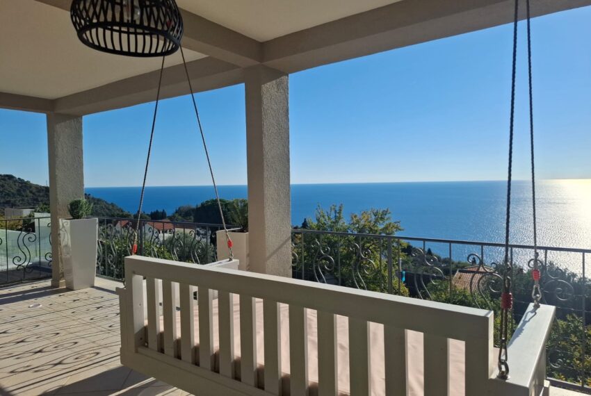 fdc30b69-411a-4dce-a75a-b4daf47593cf