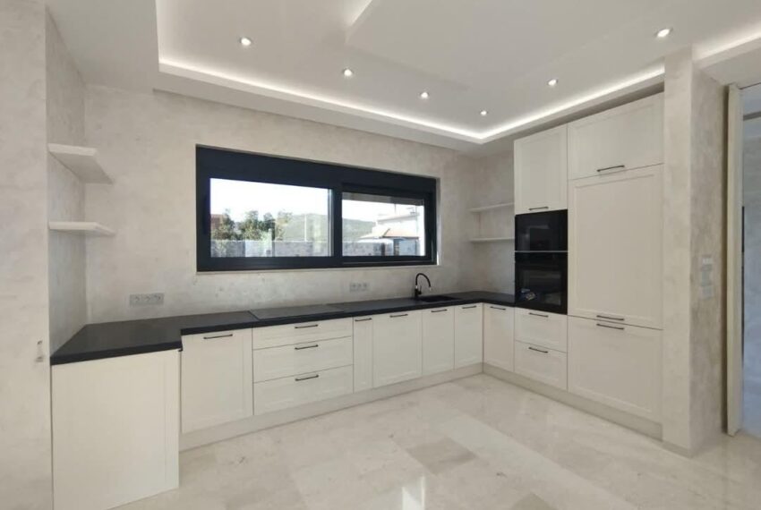 13d82d3d-88f5-4c0a-9d89-f3910dbadafc (1)