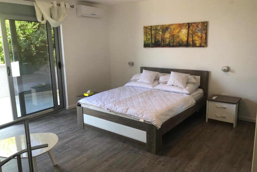 93d31647-1db8-48de-bfdd-691c424c10d4