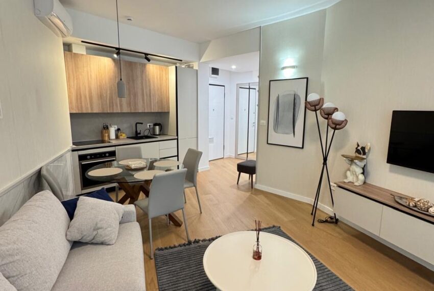 1d5ce817-8077-4c9b-b7d6-f5877f2a796e