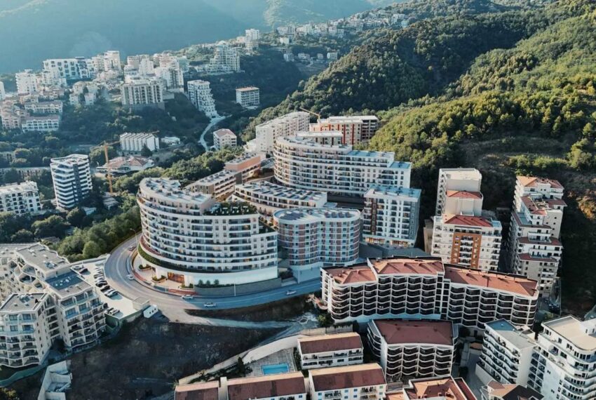 b8b93d2c-536b-4fd7-baae-9389347f7f98