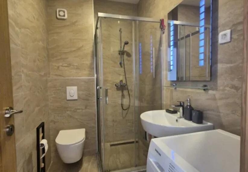 f1f31b95-448e-4e4e-a9ff-822568ff141d